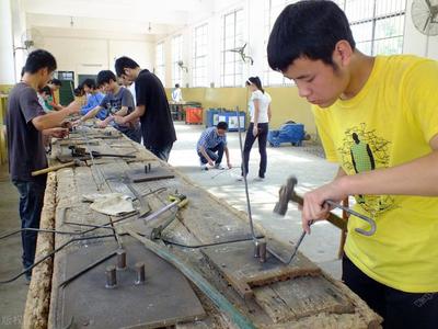 勞務派遣將黑手伸向學生工,職校中介聯合,用工市場缺乏信任